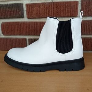 NWOT Open Edit 'Tiana' Vegan Leather Lug Sole Chelsea Boots in White Sz. 4